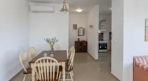 Hillside Seaview Apartment - Image 4