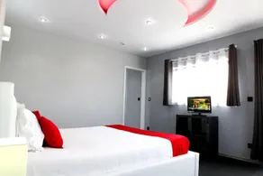 ARES BUDGET HOTEL - Image 2