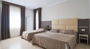 Hotel Europa - Image 2