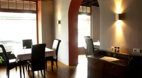 Hotel Saloon - Image 2