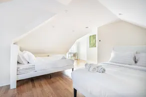 3BR Prime Luxury near NYC w Arcade Room - Image 4