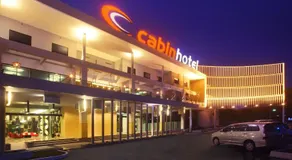 Cabin Hotel - Image 3
