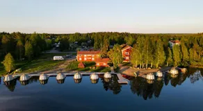 Arctic Guesthouse & Igloos - Image 5