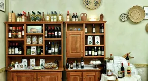 Guesthouse La Locanda - Comfy Rooms & Local Food - Image 5