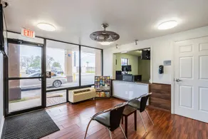 OYO Hotel Bossier City LA - Red River - Image 3
