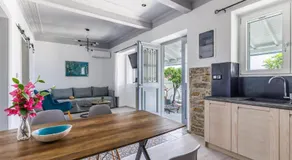 Afrodite's House - Image 3