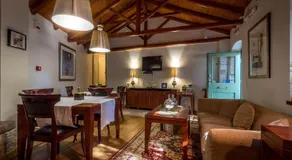 Enastron Guesthouse - Image 3