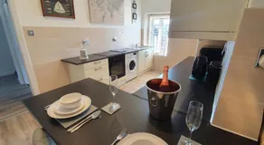 3 Harbour Views - Image 4