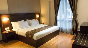 Castello Hotel - Image 2