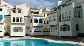 Appartement El Paraiso près de la plage avec piscine partagée, balcon et Wi-Fi. - Image 3
