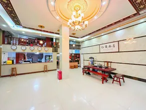 37°2 Hotel - Image 3