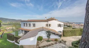Villa Saramel geräumiges und modernes mit spektakulärem Blick auf Palamos8 - Image 4