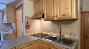 Wood Peak Apartment - Image 5