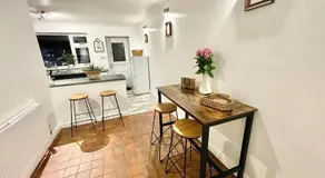 Traditional cosy PET FRIENDLY cottage by the canal with Cymru Holidays - Image 5