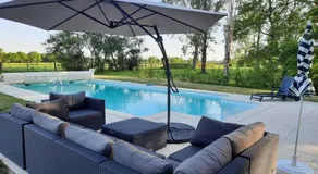 Beautiful authentic holiday home with pool - Image 3