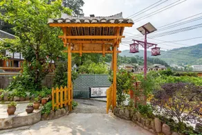 Shuidong Xiangshe Hotel - Image 2