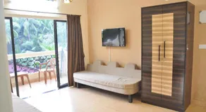 Ocean Crest Hotel - Image 2