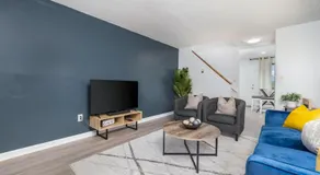 Beautiful 3 bedroom Condo in Hartford! - Image 2