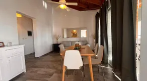 Vittoria's House 402 - Image 3