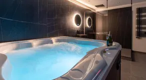 SUITE Esbly, Jacuzzi, Terrasse, Disneyland - Image 3