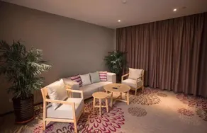 Qianguo Yifeng Hotel - Image 4