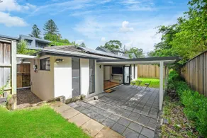 Wahroonga 2Br warm home near train - Image 5