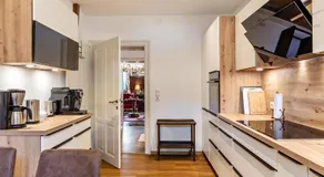 Apartamento 'Villa Stumm' com vista para a montanha, terraço partilhado e acesso Wi-Fi - Image 2