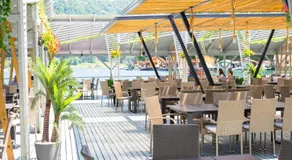 Hotel Plutitor Lebăda - Image 2