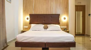 Hotel Opera - Image 2