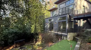 Luxury Family Retreat on Mercer Island Pet-Friendly, Pool Table, Patio & Near Seattle - Book Now & Save! - Image 4