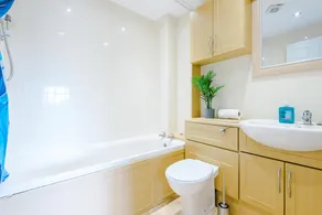 Luxury 6 bedroom house, sleeps 12, family getaway - Image 2