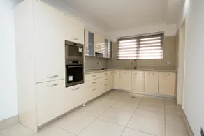 3 Bed Luxury Apartment - Image 4