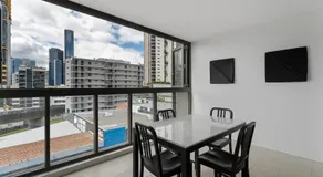 Discover urban bliss in our 1-bedroom King bed apartment! City views and cultural gems - Image 4