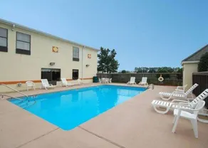 Comfort Inn - Image 3
