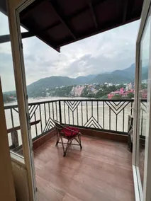 Joey's By The Ganges - Image 3