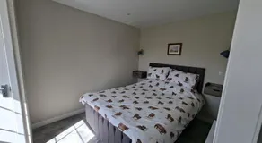 The Glen Lodges, Muriel Cabin - Image 2