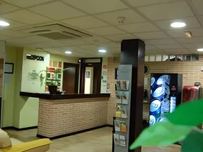 Hotel Complutense - Image 3