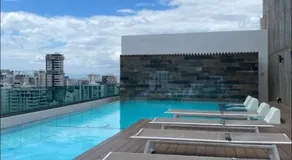 Elegant City-Center Luxury Apt - Image 4