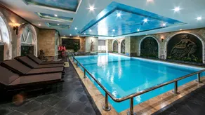 A25 Signature Hotel - Image 3