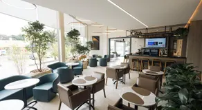 Art Hotel - Image 5