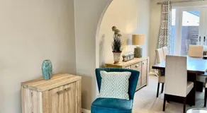 Canada House - Sleeps 6 -3 King or 6 Single Ideal for contractors - Image 2