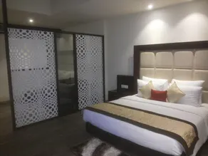 Hotel Amber Residency - Image 5