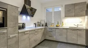 Zentrale Design Wohnung in Ufernähe - 105 qm - Parkplatz - Küche - Netflix - Image 2