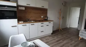 Apartment mit Küche, 2 Einzelbetten, Dusche, Parkplatz, schnellem Internet, ADA7 - Image 3