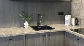 Boutique Ivory Apartment - Image 5