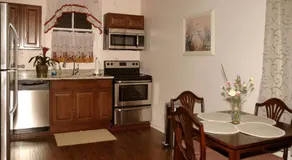 Historic Luxury Two Bedroom Apartment - Image 4
