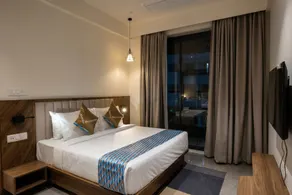 Townhouse Oak Sector 25 Gurgaon - Image 2