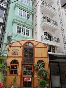 Barn & Bed Hostel at BTS Phrom Phong - Image 5