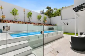 Beachside Family Home, Sunrise Beach - Image 5