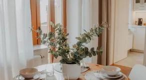 Elegant, 2 Rooms, Balcony, Kitchen - Image 2